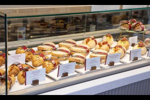 SWNS_PRET_BROUGHTYFERRY_34